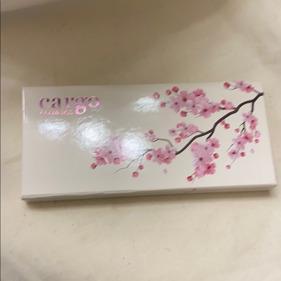 Cargo Tokyo in bloom eye shadow palette - Picture 2 of 3